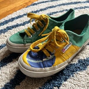 Kids Brazilian Flag green Superga sneakers size 2.5 kid GUC
